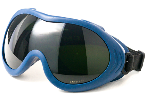 Очки защитные закрытого типа с непрямой вентиляцией РОСОМЗ 3Н85 SURGUT Strong Glass 28537 от Проммаркет